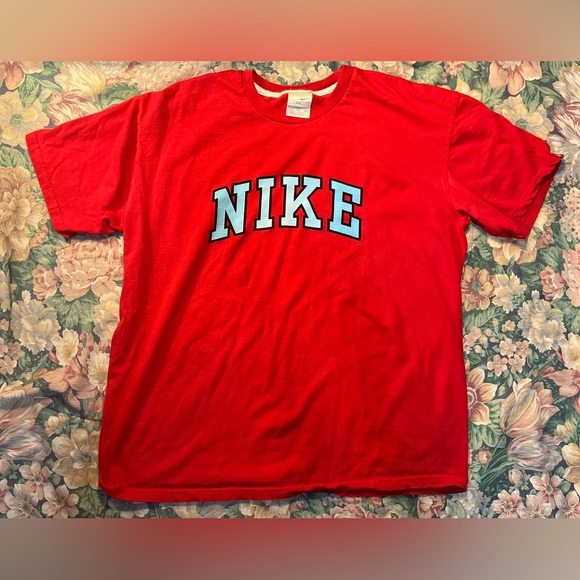 VINTAGE NIKE TEE - Picture 1 of 4